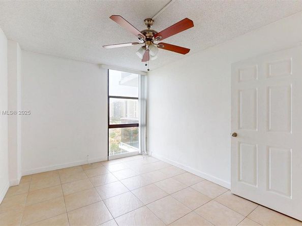 3675 N Country Club Dr 1610, Aventura FL 33180