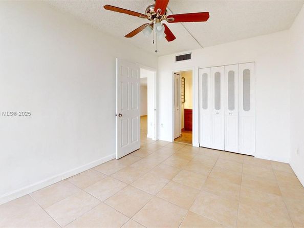 3675 N Country Club Dr 1610, Aventura FL 33180