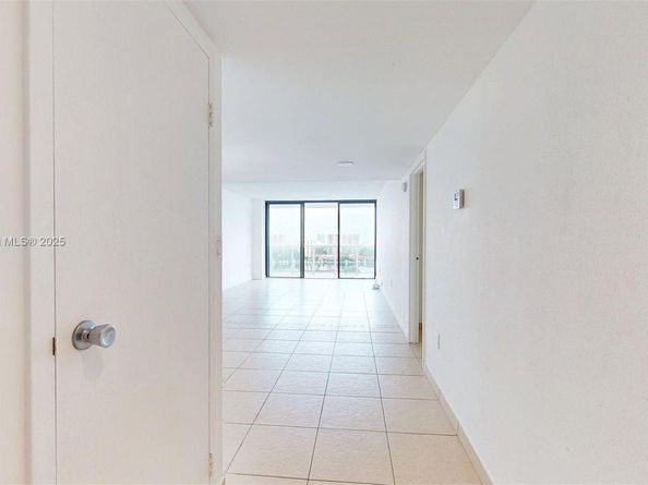 3675 N Country Club Dr 1610, Aventura FL 33180