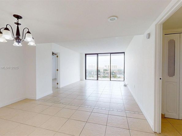 3675 N Country Club Dr 1610, Aventura FL 33180