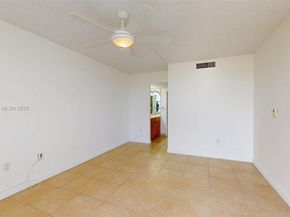 3675 N Country Club Dr 1610, Aventura FL 33180