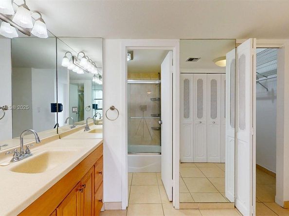 3675 N Country Club Dr 1610, Aventura FL 33180