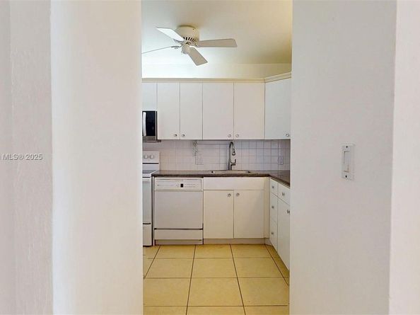 3675 N Country Club Dr 1610, Aventura FL 33180