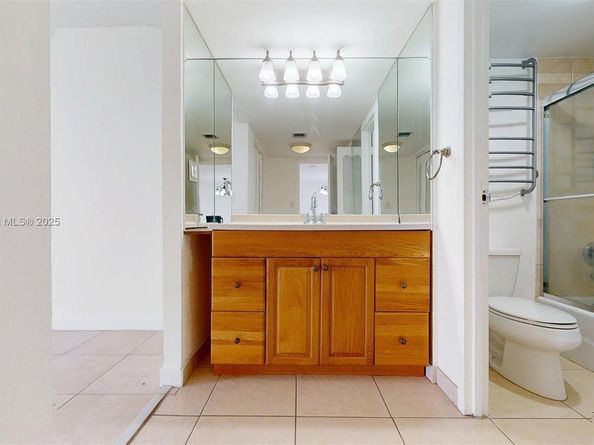 3675 N Country Club Dr 1610, Aventura FL 33180