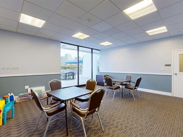 3675 N Country Club Dr 1610, Aventura FL 33180