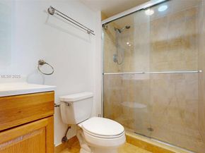 3675 N Country Club Dr 1610, Aventura FL 33180