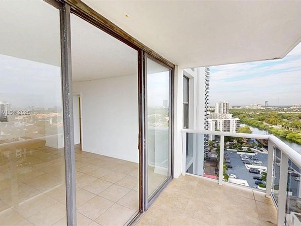 3675 N Country Club Dr 1610, Aventura FL 33180