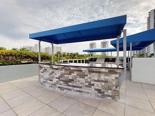 3675 N Country Club Dr 1610, Aventura FL 33180