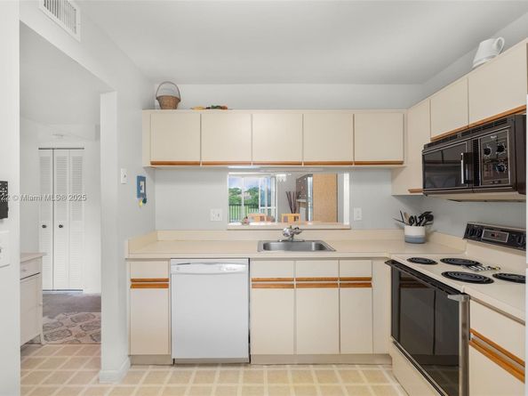 3001 Holiday Springs Blvd 201, Margate FL 33063