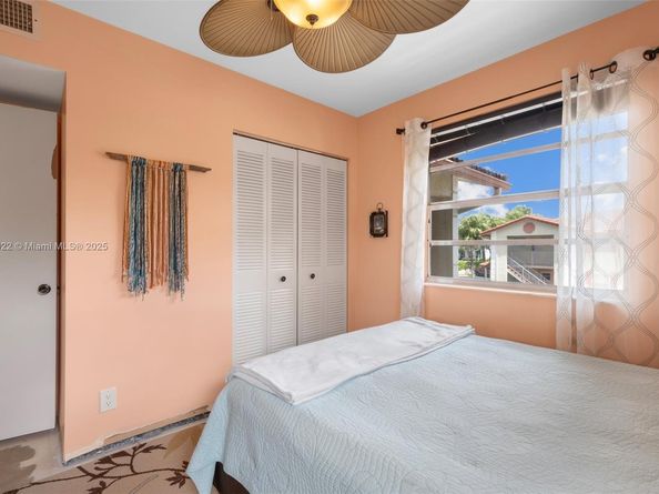 3001 Holiday Springs Blvd 201, Margate FL 33063