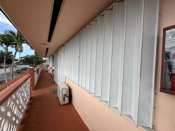 920 SW 11th Ave 12A, Hallandale Beach FL 33009