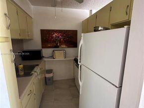 920 SW 11th Ave 12A, Hallandale Beach FL 33009