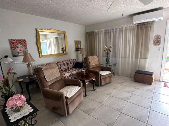 920 SW 11th Ave 12A, Hallandale Beach FL 33009