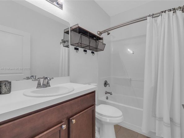 3529 NW 29th Pl, Lauderdale Lakes FL 33311