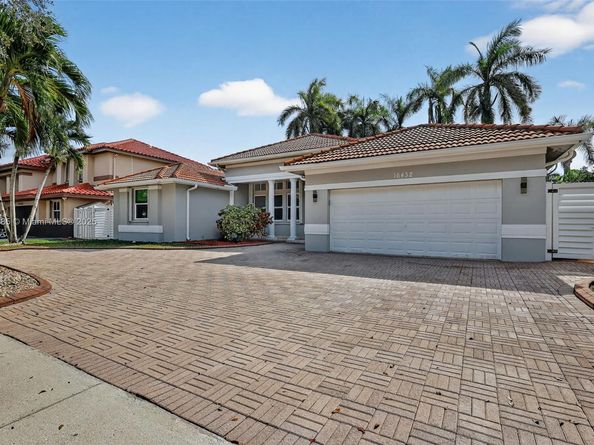 16432 NW 12th St, Pembroke Pines FL 33028