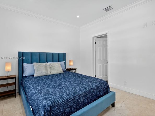 16432 NW 12th St, Pembroke Pines FL 33028