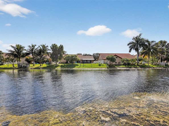 16432 NW 12th St, Pembroke Pines FL 33028