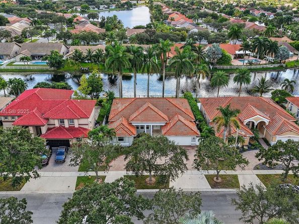 16432 NW 12th St, Pembroke Pines FL 33028