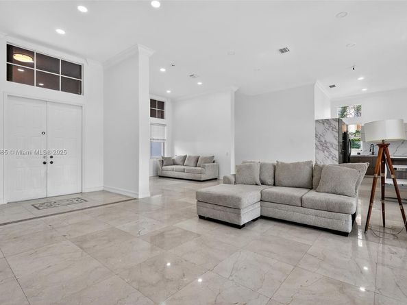 16432 NW 12th St, Pembroke Pines FL 33028