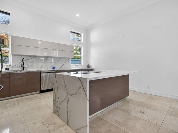 16432 NW 12th St, Pembroke Pines FL 33028