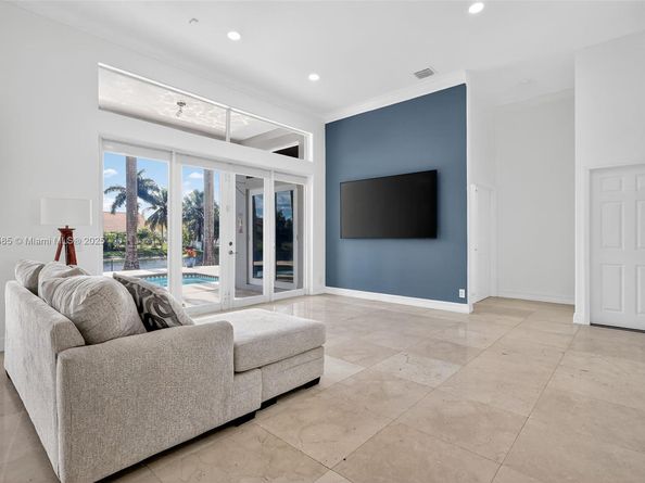 16432 NW 12th St, Pembroke Pines FL 33028