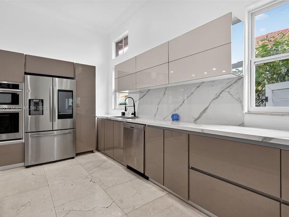 16432 NW 12th St, Pembroke Pines FL 33028