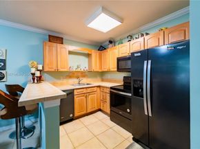 63 NW 17th Pl 6, Miami FL 33125