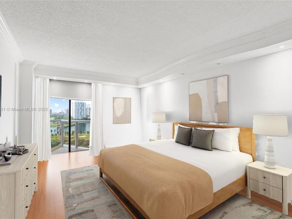 20281 E Country Club Dr 909, Aventura FL 33180