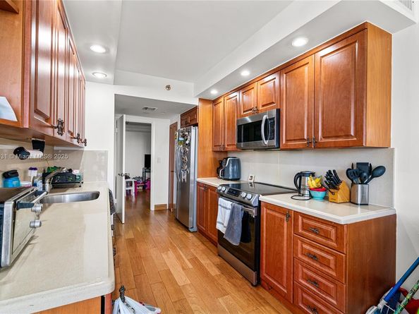 20281 E Country Club Dr 909, Aventura FL 33180
