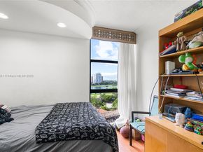 20281 E Country Club Dr 909, Aventura FL 33180