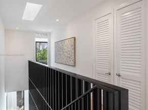 98 SW 28th Rd 1, Miami FL 33129