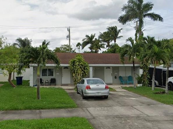 917-919 NE 10th St, Hallandale Beach FL 33009