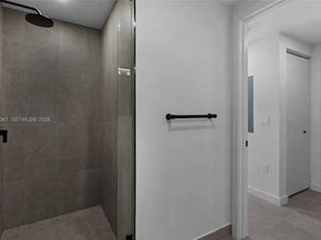 121 NE 5 St 1500, Miami FL 33132