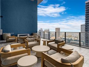 121 NE 5 St 1500, Miami FL 33132