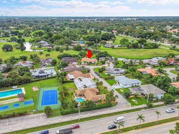 6206 White Oak Ln, Tamarac FL 33319