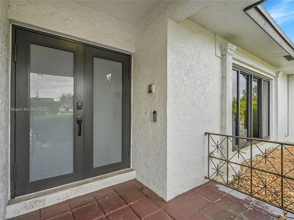 6206 White Oak Ln, Tamarac FL 33319