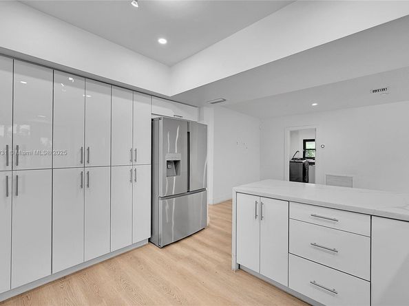 6206 White Oak Ln, Tamarac FL 33319