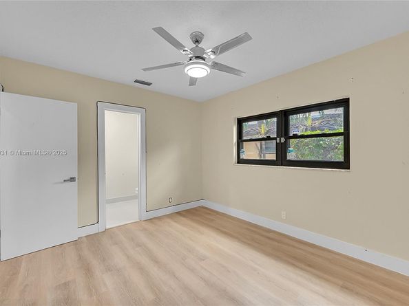 6206 White Oak Ln, Tamarac FL 33319