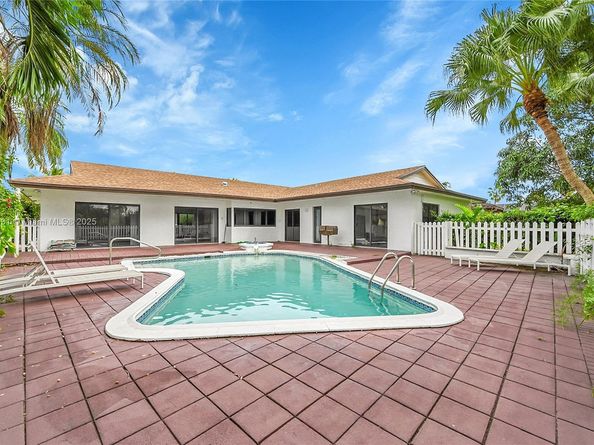 6206 White Oak Ln, Tamarac FL 33319