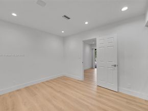 6206 White Oak Ln, Tamarac FL 33319