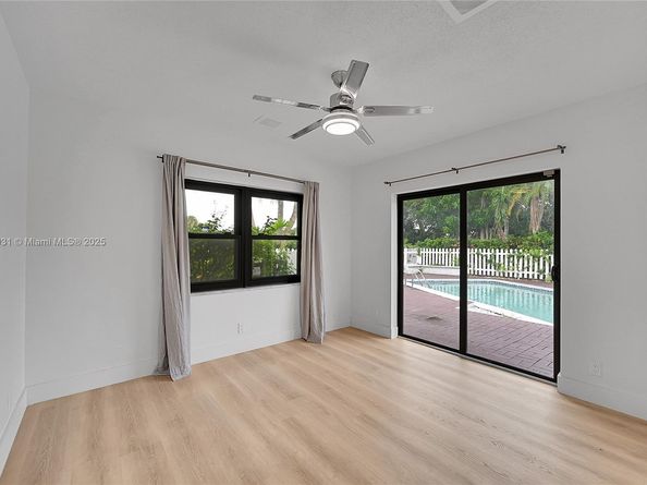 6206 White Oak Ln, Tamarac FL 33319