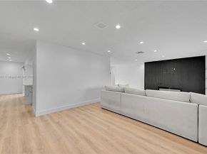 6206 White Oak Ln, Tamarac FL 33319