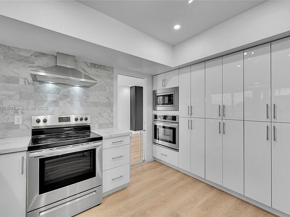 6206 White Oak Ln, Tamarac FL 33319