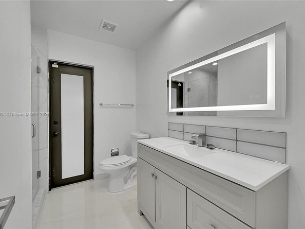 6206 White Oak Ln, Tamarac FL 33319