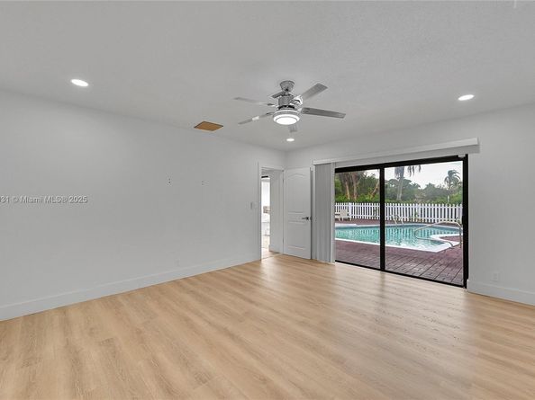 6206 White Oak Ln, Tamarac FL 33319