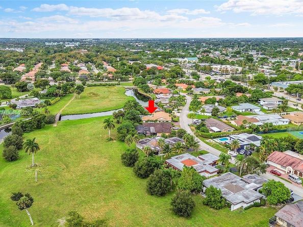 6206 White Oak Ln, Tamarac FL 33319
