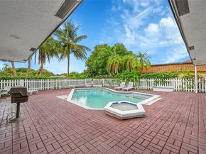 6206 White Oak Ln, Tamarac FL 33319