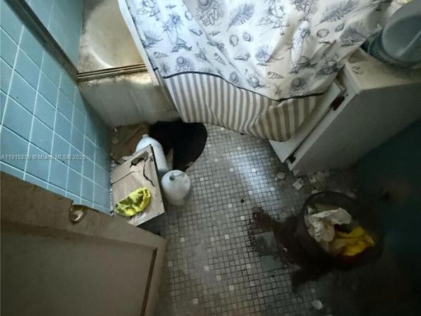 1950 Service Rd, Opa-Locka FL 33054