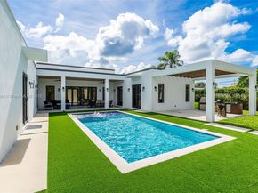 5928 SW 69th Ave, Miami FL 33143