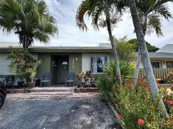 12012 SW 110th St Cir N, Miami FL 33186